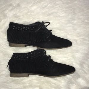 Breckelle’s Black Fringe Flats